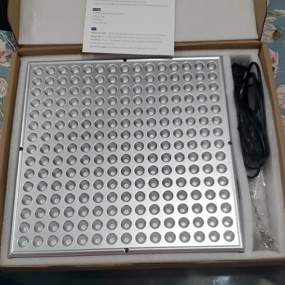 Red Light Therapy Panel - Picture 2 of 4